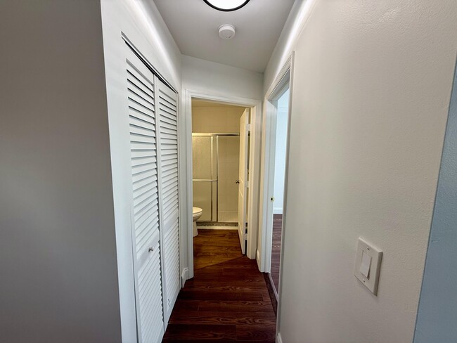 Building Photo - 9503 Boca Cove Cir