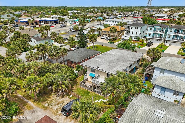 Building Photo - 208 12th Ave N