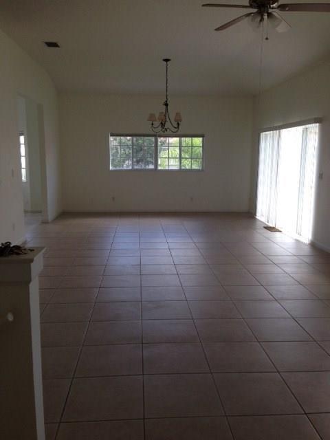 Building Photo - 504 7th Square SW