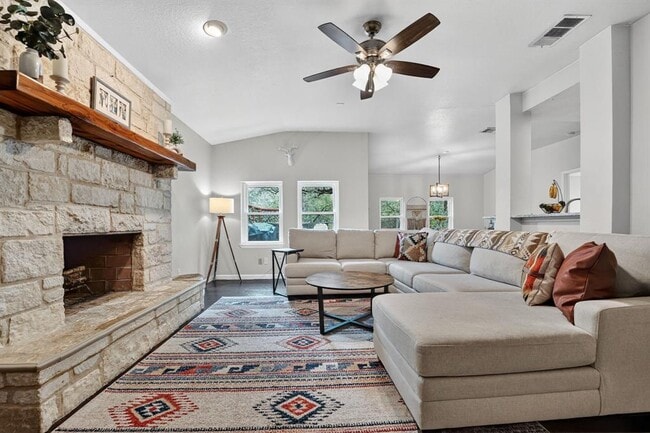 Foto del edificio - 14906 Foy Dr