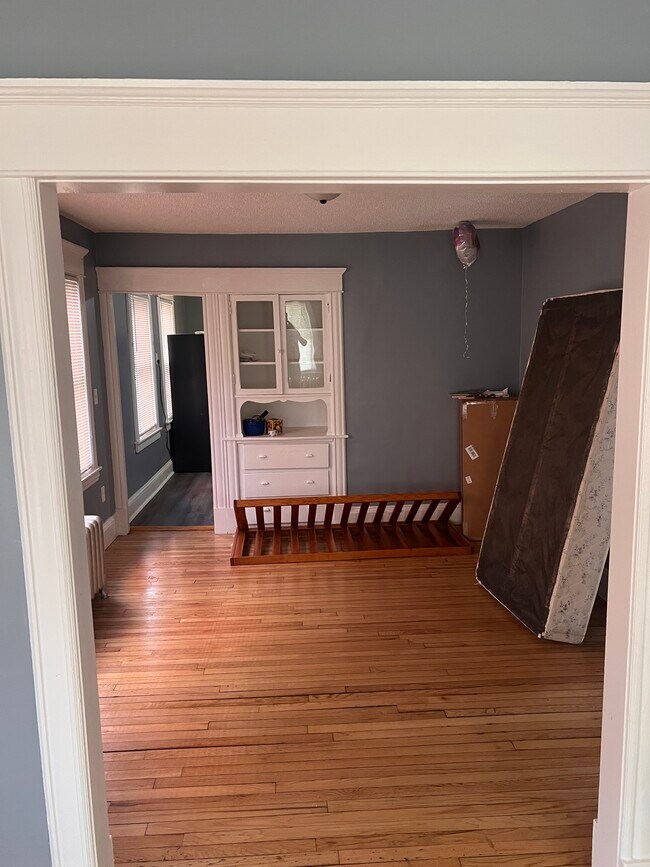 Comedor - 101 Middlesex St