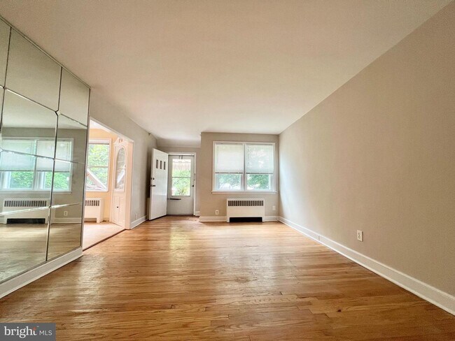 Building Photo - 35 Elberon Ave