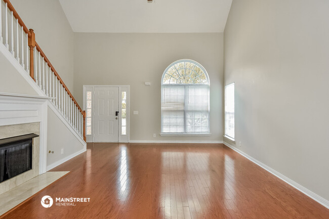 Building Photo - 2316 Broadview Dr