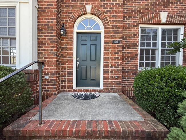 Building Photo - 1525 Old Trail Dr