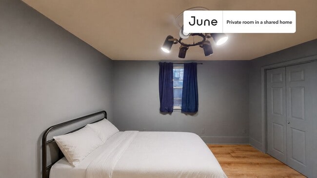 Building Photo - Room in Shared 5 bed/2 bath home in Columbia Heights