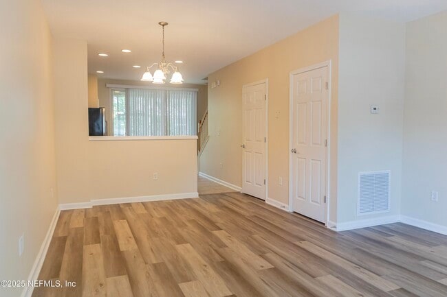 Building Photo - 8121 Summer Palm Ct