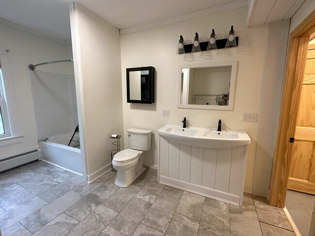 Building Photo - 1148 NH-118