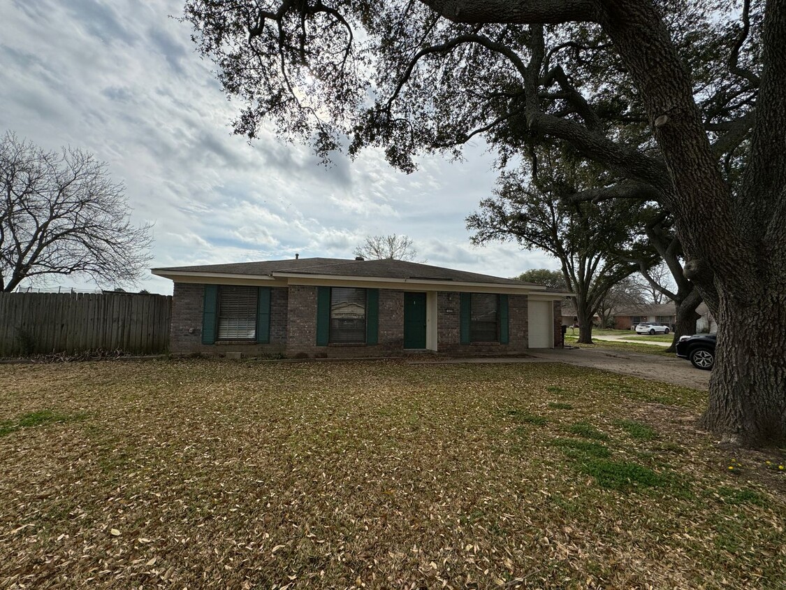 Primary Photo - Close to Barksdale Air Force Base...