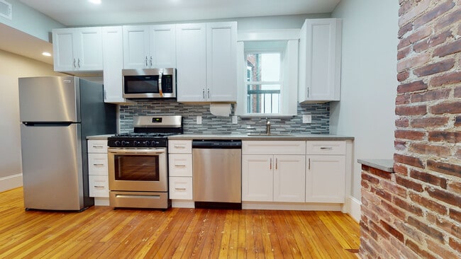 Fully Equipped Kitchen - 2742 Saint Paul St