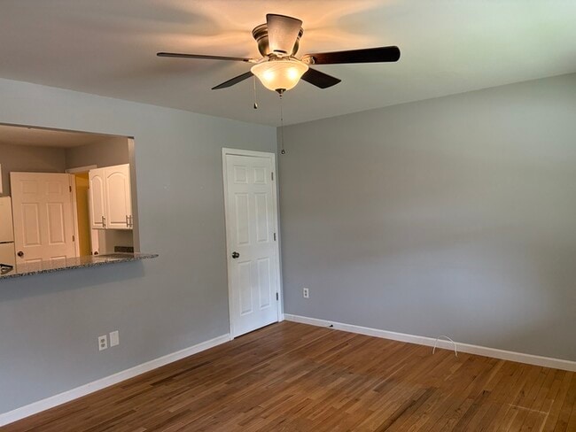 Building Photo - Charming 3bedroom 1.5 Bth Home in Maryland...