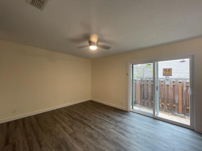 Building Photo - 6016 Signal Point