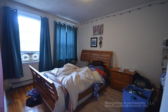 Foto del edificio - 72 Brainerd Rd