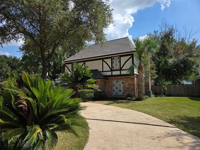 Foto del edificio - 14203 Burgoyne Rd