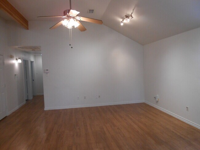 Building Photo - 4221 Tolbert St