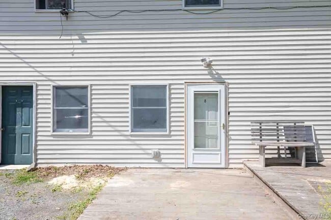 Building Photo - 126 Red Top Rd