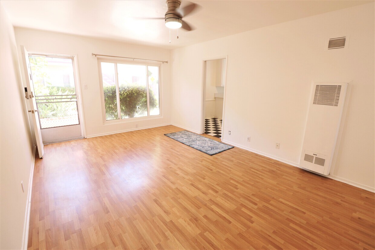 Primary Photo - 4100 W McFarlane Ave