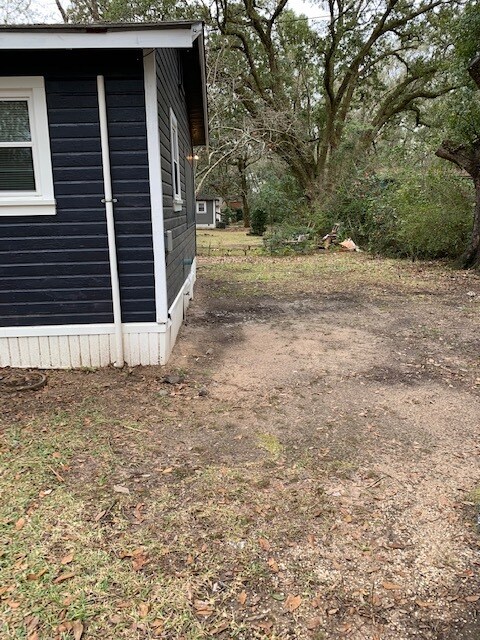Building Photo - 4065 Hillcrest Ln W