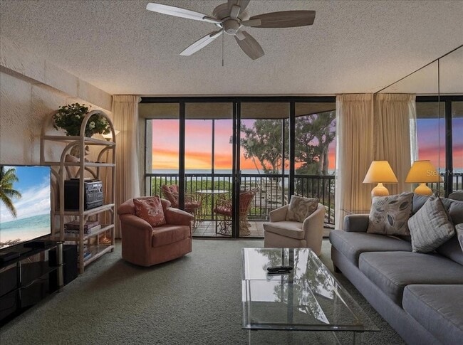 Building Photo - 5611 Gulf of Mexico Dr