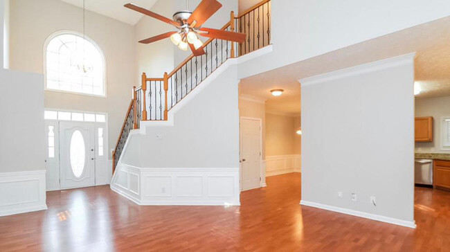 Foto del edificio - 115 Weatherstone Dr