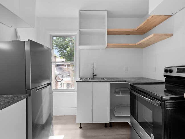 Building Photo - 4 Bedroom Duplex in Buffalo