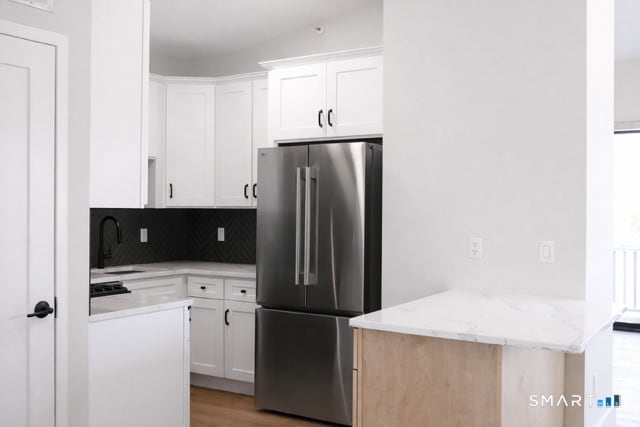 Building Photo - 937 Post Rd