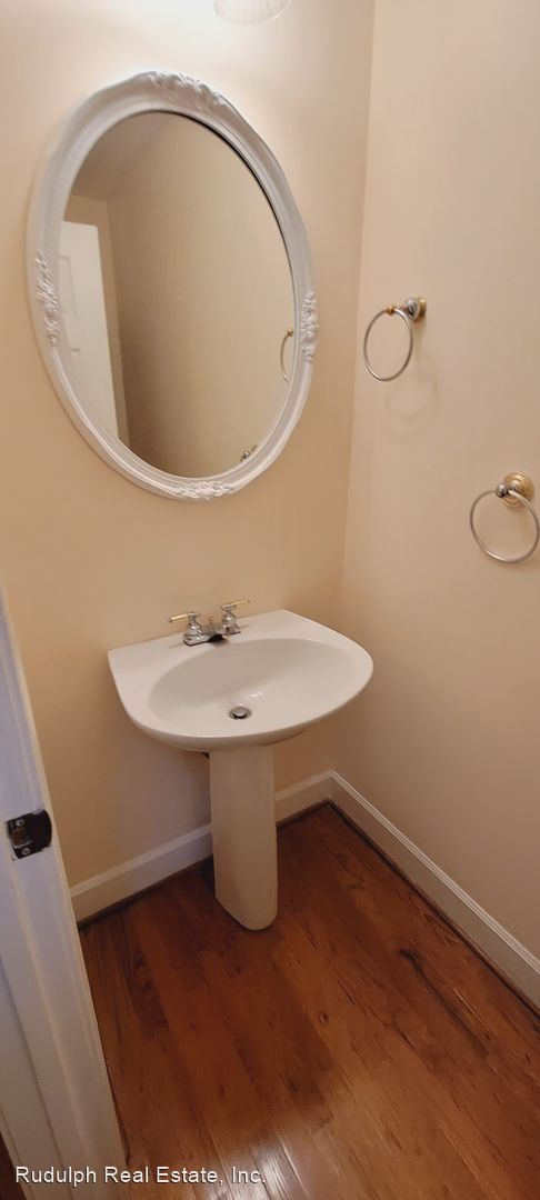Foto del edificio - 4 br, 3.5 bath House - 1813 Strawberry Lane