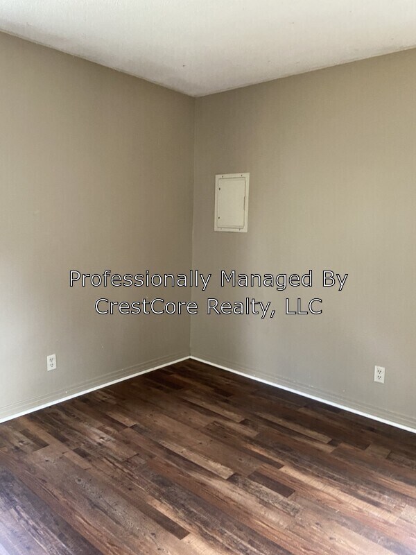 Building Photo - 116 Eastlawn Dr
