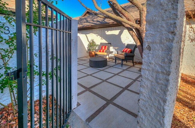 Foto del edificio - 3813 Ives Way