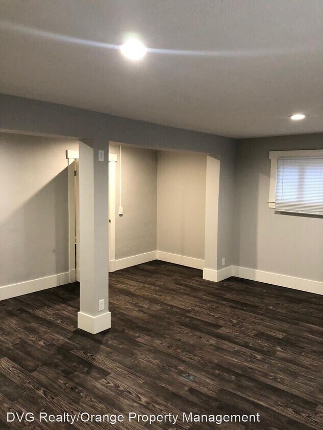 Primary Photo - 409 N 49th St