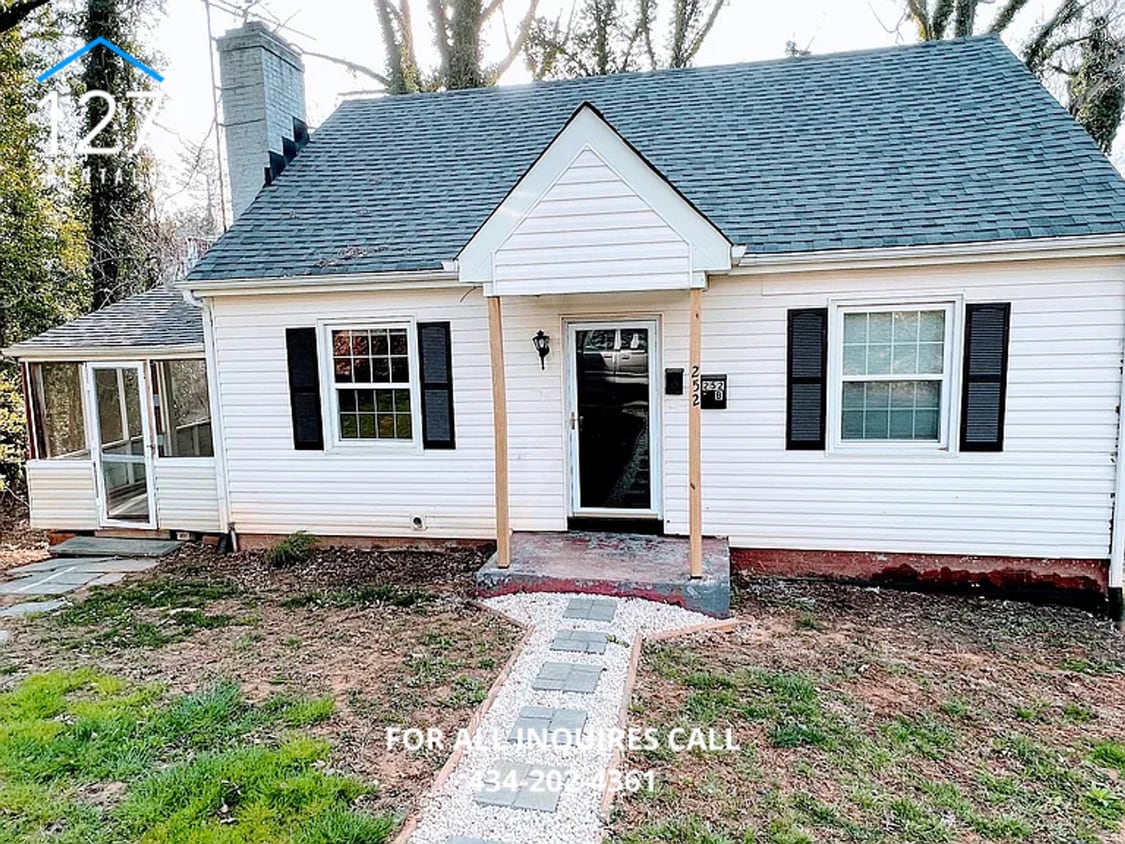 Primary Photo - Spacious 2-Bedroom in the Heart of Lynchburg