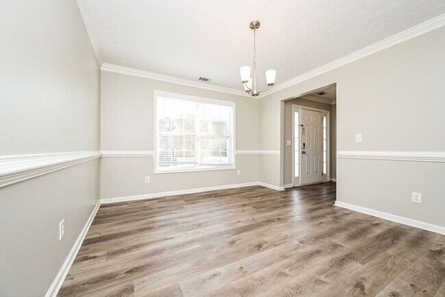 Foto del edificio - 145 Trelawney Ln