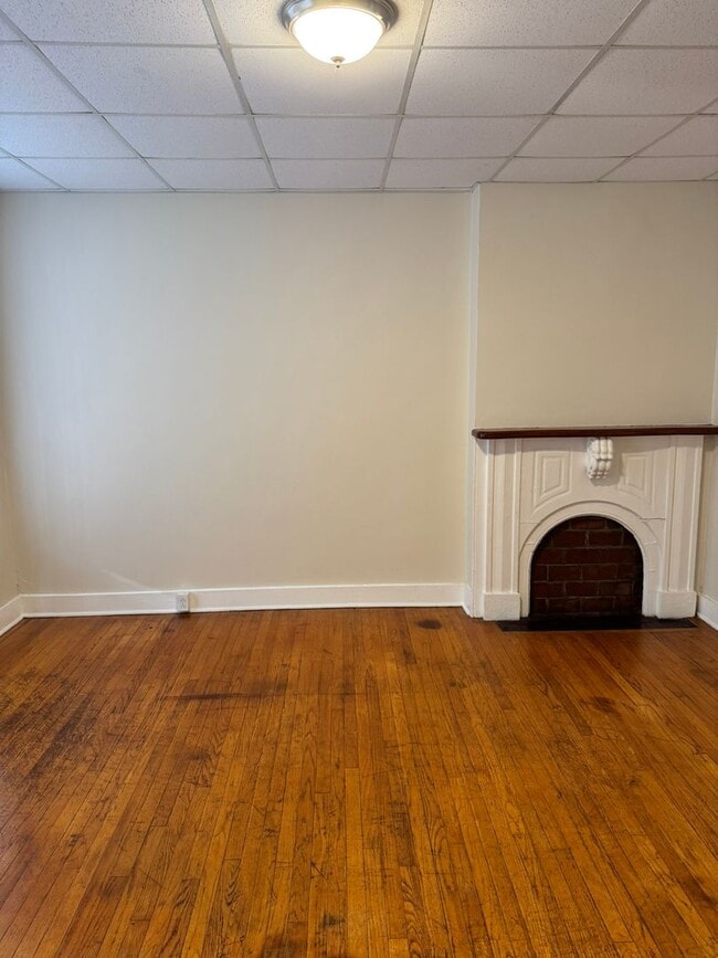 Building Photo - 210-212 N Potomac St