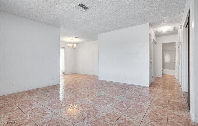Building Photo - 6211 Meadow Brook Ln