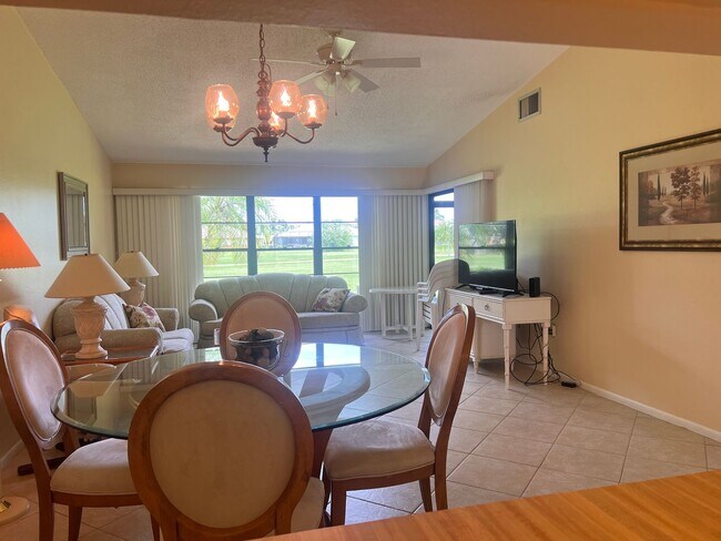 Building Photo - 1211 Capri Isles Blvd