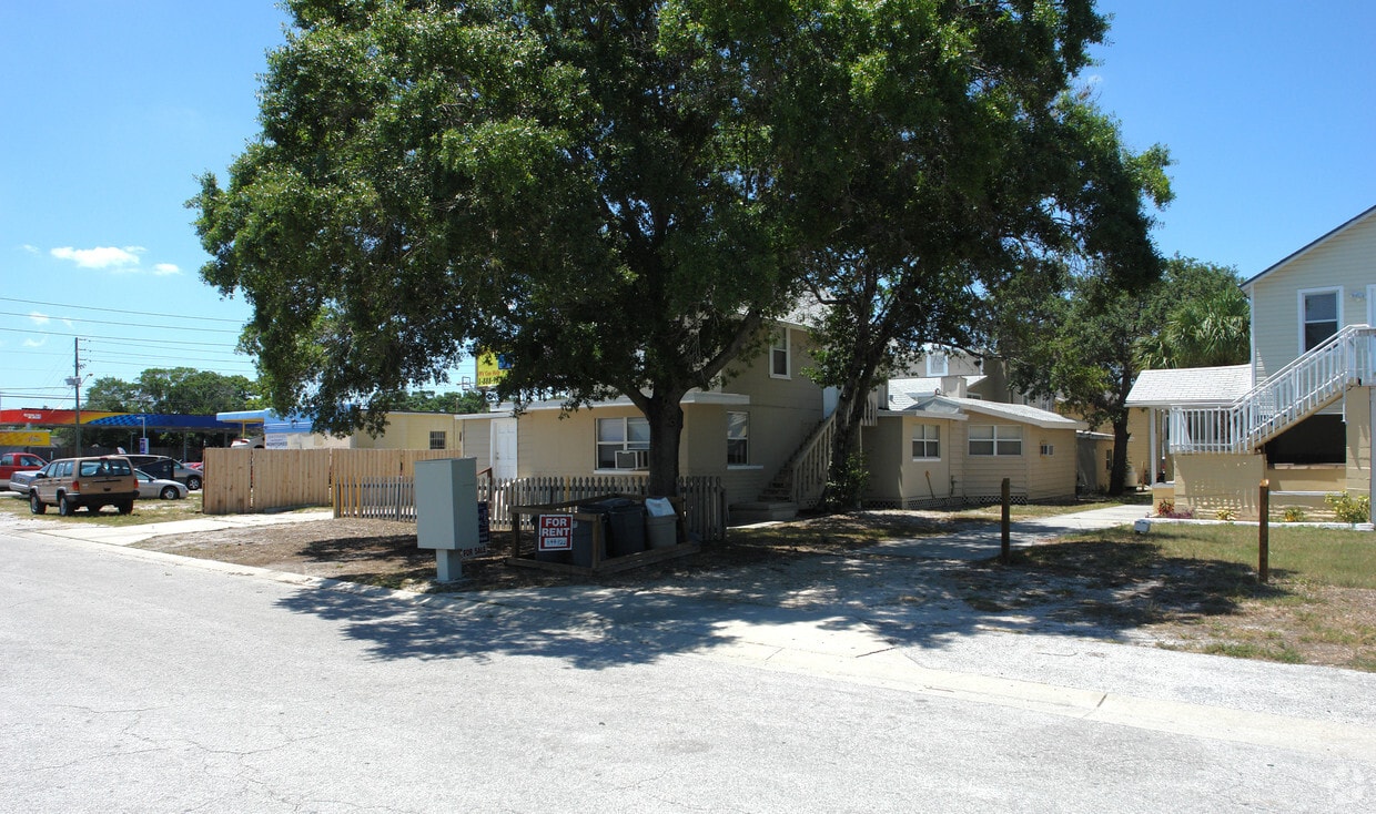 Exterior - 3365 57th Ave N