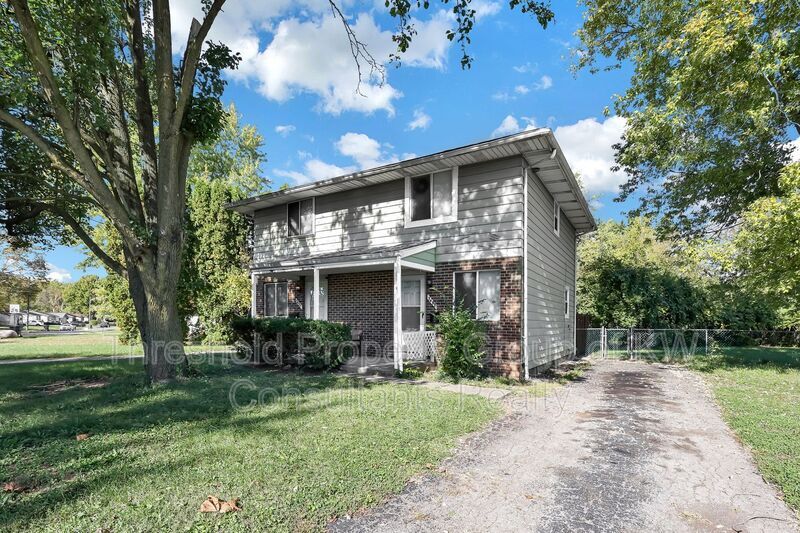 Foto principal - 3490 Clarkston Ave