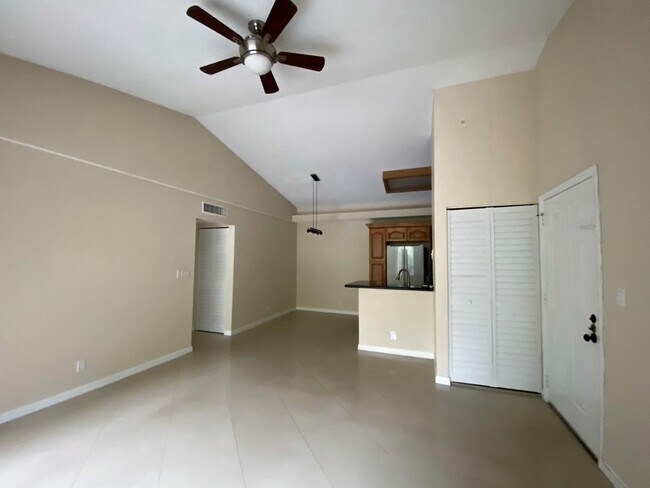 Foto del edificio - 931 Lyons Rd