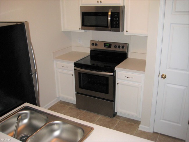 Building Photo - 2 br, 2 bath Condo - 5110 Scarsdale Dr Apt...
