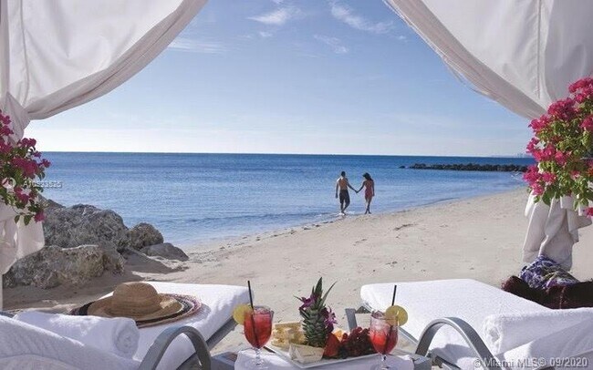 Foto del edificio - 7435 Fisher Island Dr