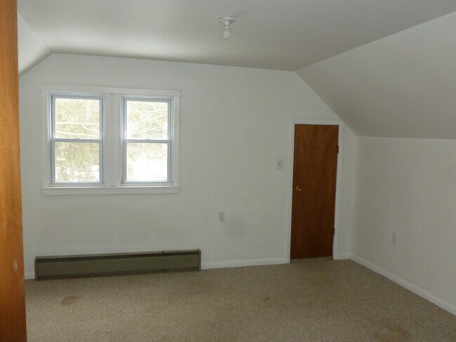 Building Photo - 433 Holly Ave