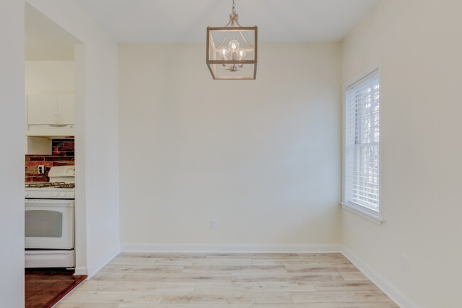 Dining Room - 615 10th St NE