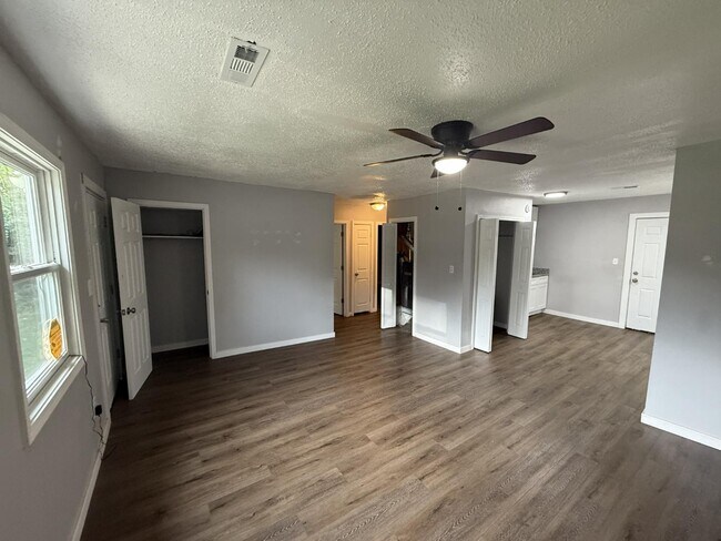 Foto del edificio - 1021 Mount St