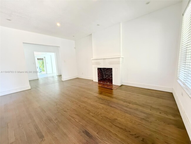 Foto del edificio - 1500 SW 18th St