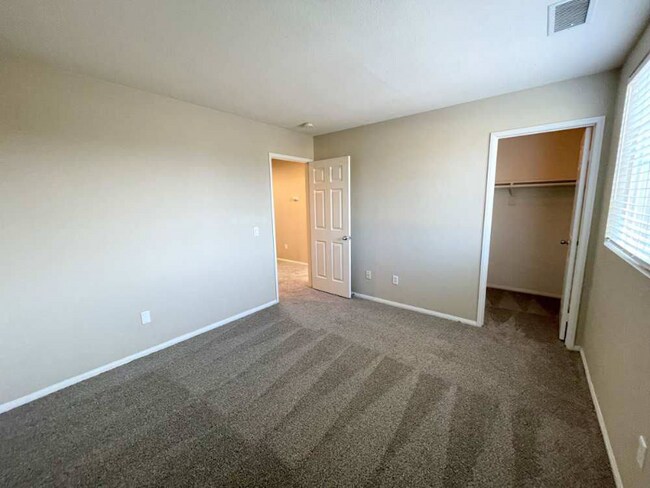 Foto del edificio - 1057 E Agate Ct