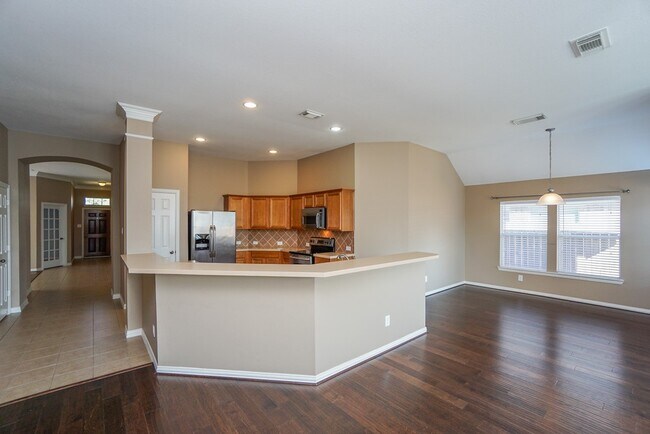 Foto del edificio - 7102 Thistlewood Park Ct
