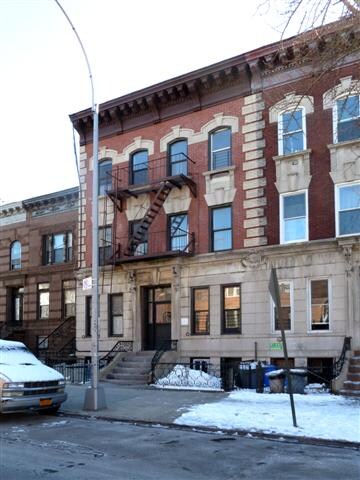 Primary Photo - 518 Bainbridge St
