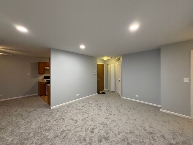 Building Photo - 743 Sterling Ct