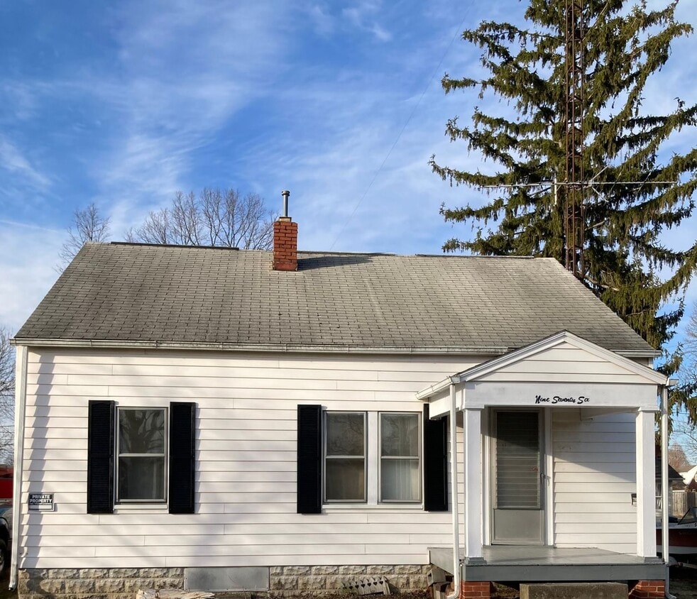 Primary Photo - 976 Woodlawn Ave