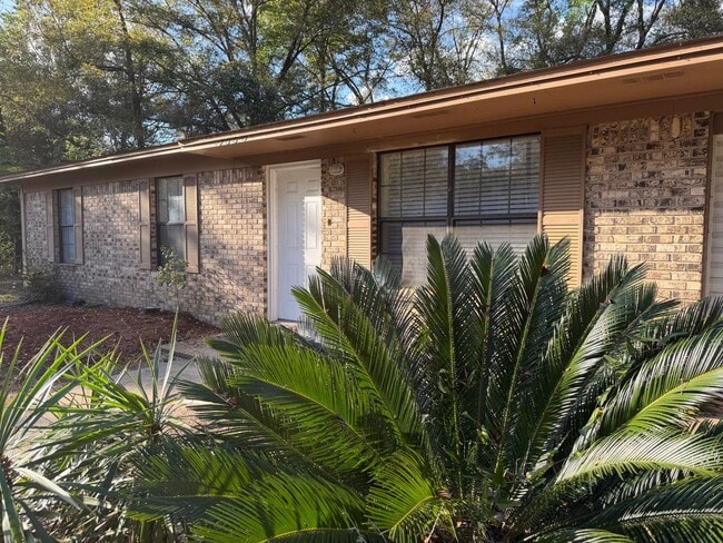 Updated 3BR/2BA Near Parks, Golf, Shopping, and the St. Marks Trail - Updated 3BR/2BA Near Parks, Golf, Shopping, and the St. Marks Trail House