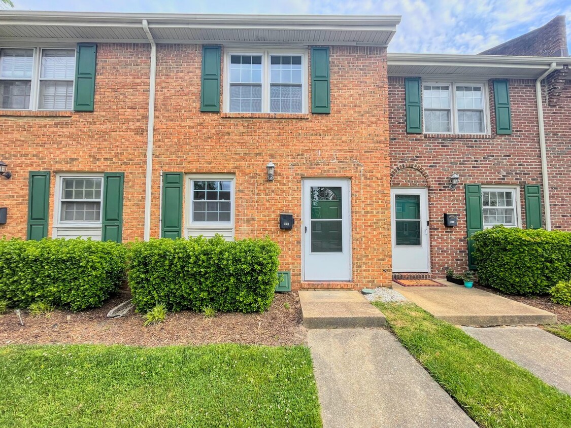 Primary Photo - Lovely Condo Near the Beach!
